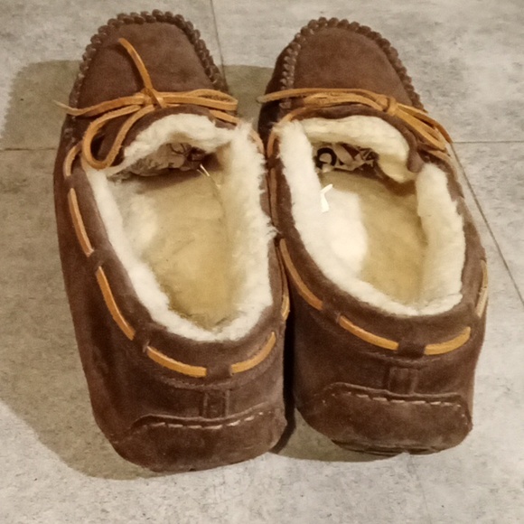 UGG SLIPER size 12 men - Picture 4 of 7